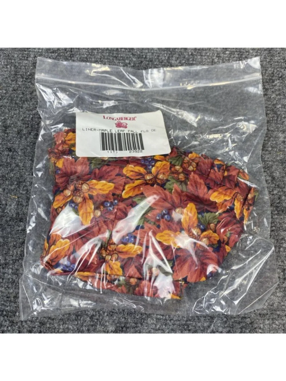 Longaberger 1996 Basket Maple Leaf Shades of Autumn Liner Protector Tie-On